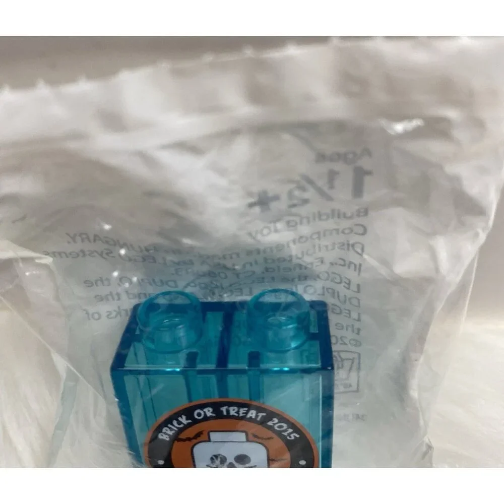 Legoland Florida Brick or Treat 2015 Skeleton Trans-Light Blue Duplo 1x2x2 Lego